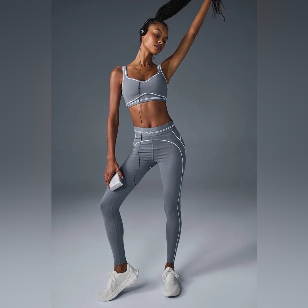ALO YOGA Airbrush High-Waist Heart Throb Leggings in Steel Gray - Picture 13 of 13